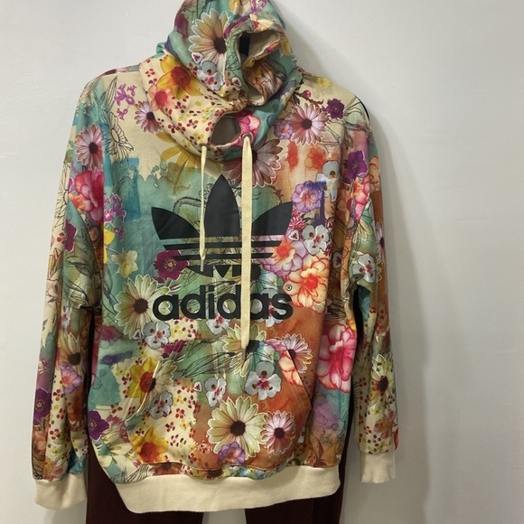 Adidas,Women’s Burgundy and multi color Sweatsuit.Size-M top,L pants - Picture 2 of 16